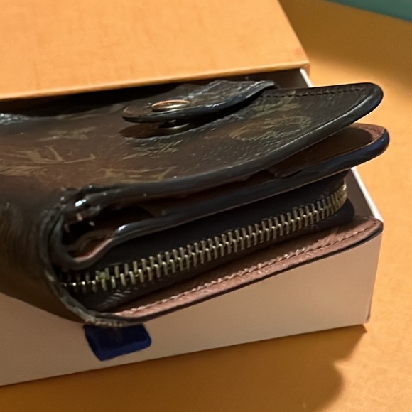 Authentic Louis Vuitton monogram wallet - Picture 7 of 16